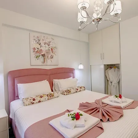 Azalea Sani With Outdoor Hot Tub, Sani Luxury Collection Villa *