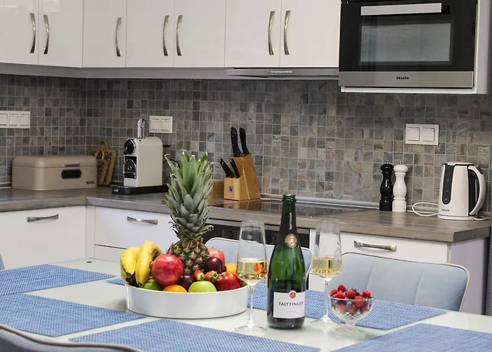 Azalea Sani With Outdoor Hot Tub, Sani Luxury Collection 别墅 撒尼海滩